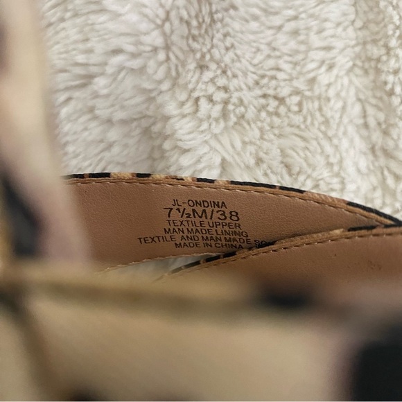 Jennifer Lopez JLo Leopard Print Tan Black Wedge Sandals Ankle Strap Size 7.5 - Picture 13 of 16